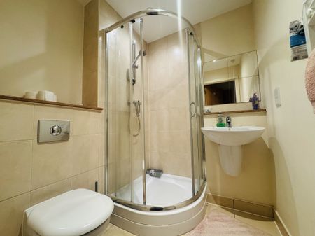 Harrogate Road, Bradford - Photo 5