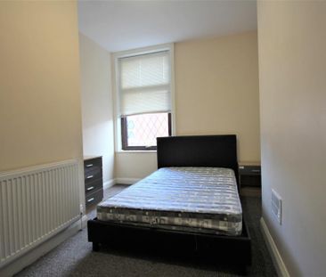 4 bedroom terraced house to rent - Photo 1