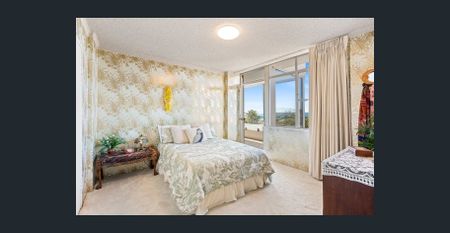 Coastal Apartment with Spectacular Panoramic Views, metres from Dee Why Beach - Photo 3