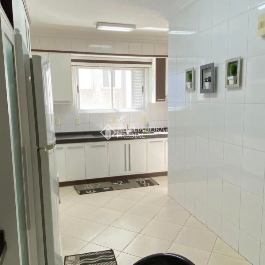 Apartamento com 4 quartos e 200m² para alugar em Meia Praia, Itapema. - Photo 1