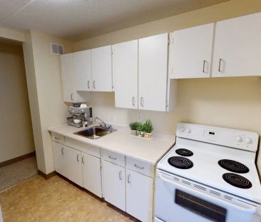 Queenston Heights Apartments — Standard Suites - Photo 2