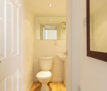 Studio Apartment - Photo 1