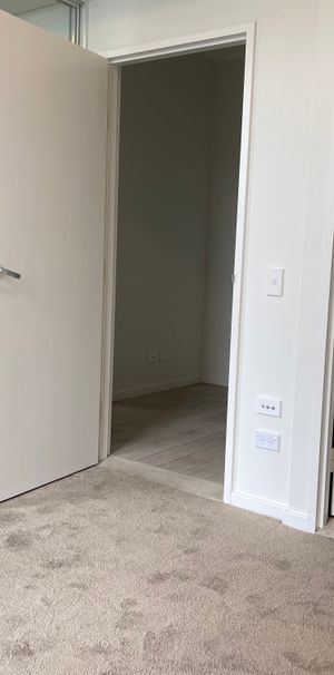 Modern two bedroom unit on 9th floor - Photo 1