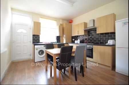 4 Bedroom Student Properties - Photo 4