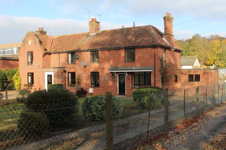 Three Bed Semi-Detached House for Rent in Drayton - Photo 2