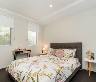 Charming One Bedroom Unit in Dual Key Property - Photo 5