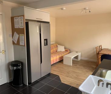 4 bedroom house to rent - Photo 1