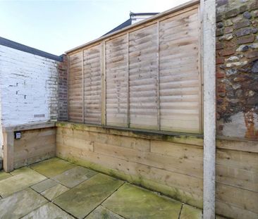 2 bedroom terraced house to rent - Photo 5