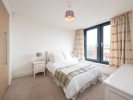 3 bedroom penthouse to rent - Photo 4