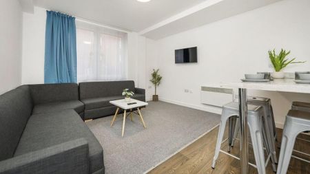 1 bedroom in a flat share to rent - Photo 4