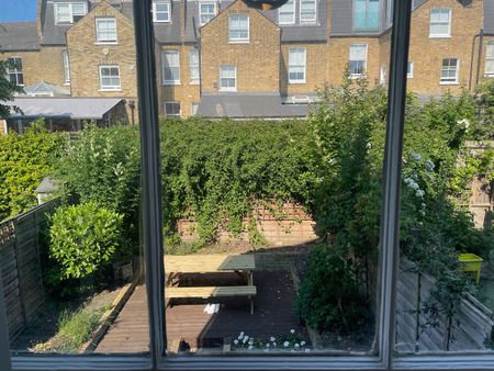 2 Bed Maisonette, Gayville Road, SW11 - Photo 4