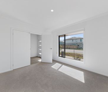 101 Prudence Parade, Point Cook VIC 3030 - House For Rent | Domain - Photo 4