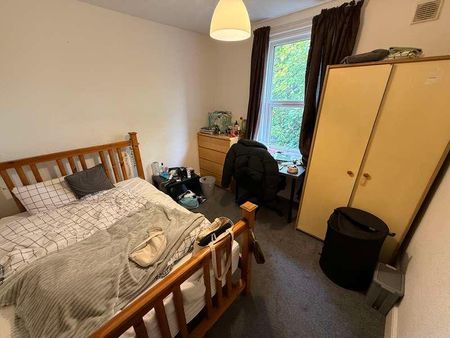 Tennyson Road, SO17 - Photo 2