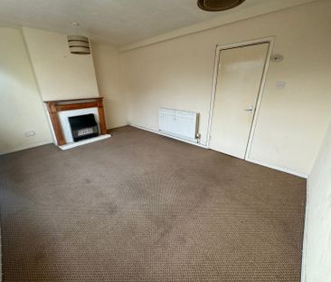 3 bedroom flat to rent - Photo 4