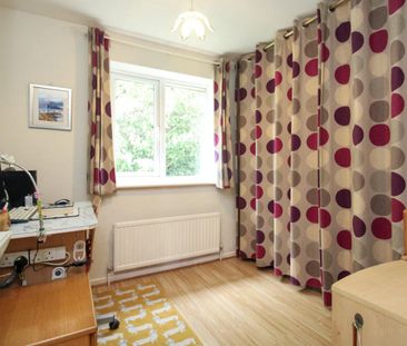 2 bedroom Flat To Let - Photo 3