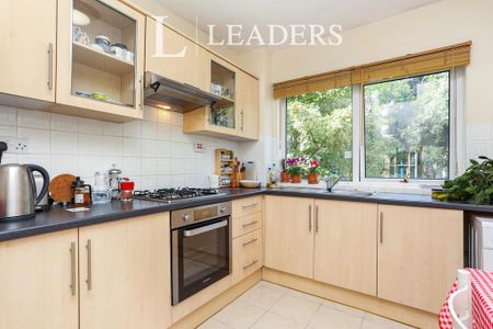 Studio to rent - Photo 4