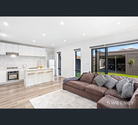 1/12 Brennan Court, Altona Meadows, Vic 3028 - Photo 5