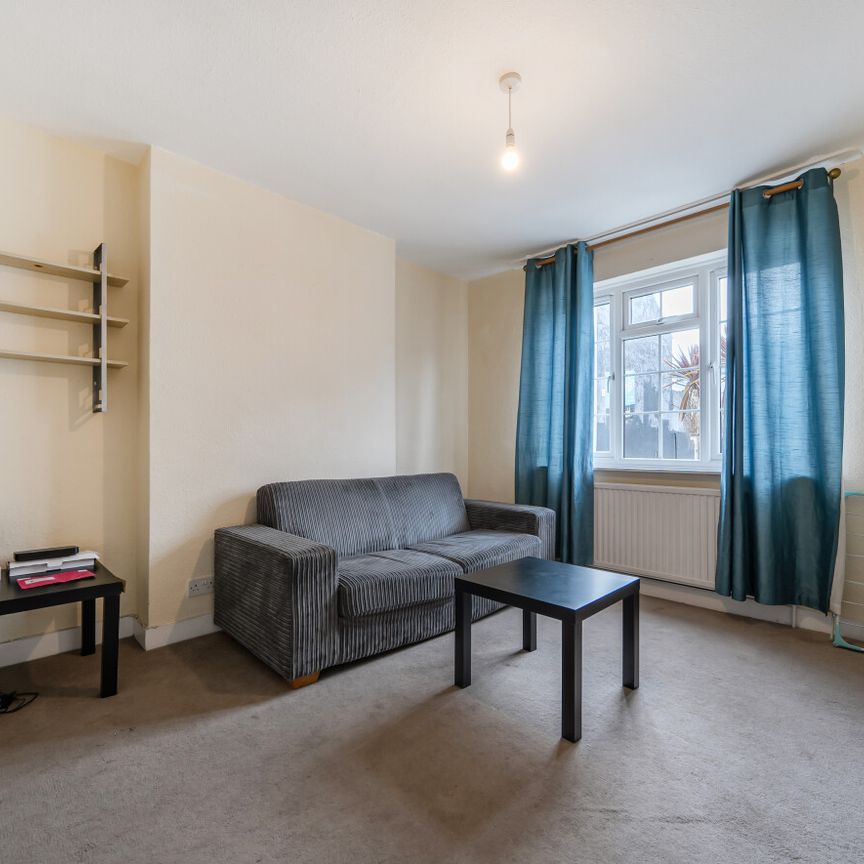 3 bedroom terraced maisonette to rent - Photo 1