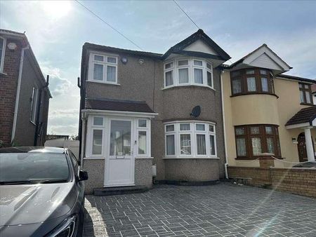 Uppingham Avenue, Stanmore, HA7 - Photo 2