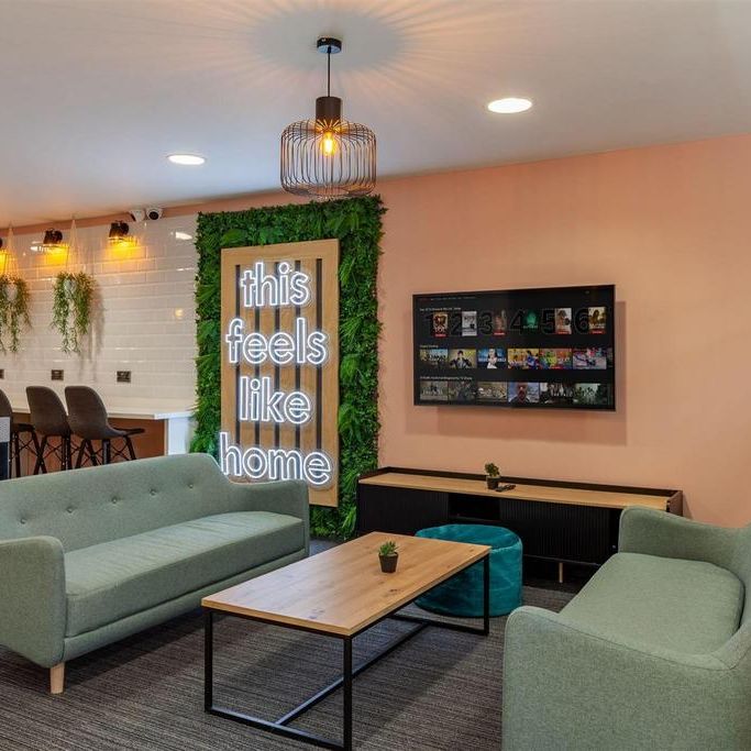 Studio to rent - Photo 1