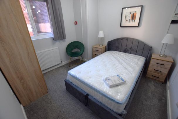 1 bedroom in a house share to rent - Photo 1