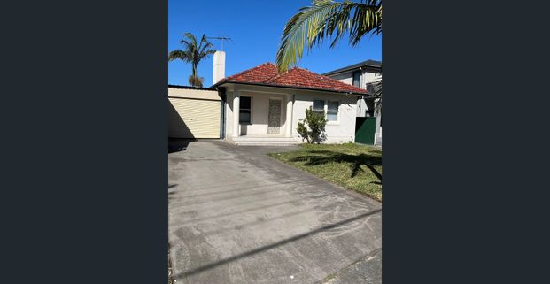 Beautifully Presented 3-Bedroom Home - Photo 1