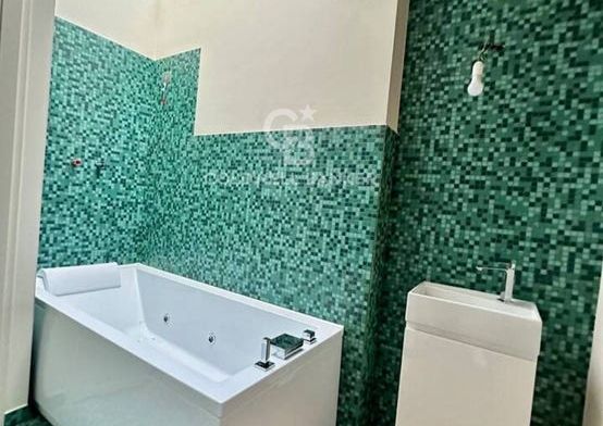 via crociale, Pietrasanta, Tuscany 55045