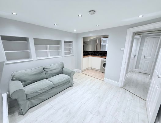 1 Bed Flat, Cann Hall Road, E11 - Photo 1