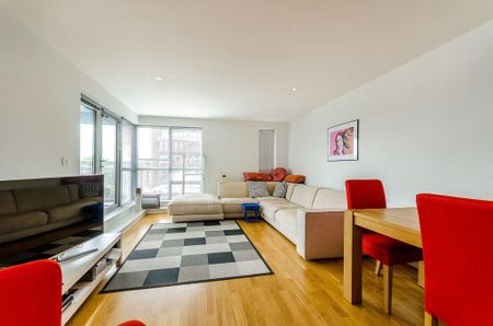 2 bedroom flat to rent - Photo 2