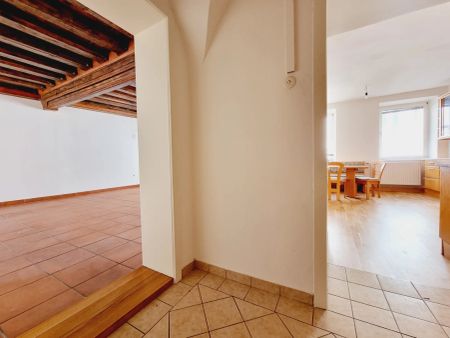 110,65 m² im 1. OG – großzügige Raumaufteilung & historischer Wohnbereich - Photo 2