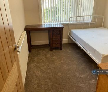 4 bedroom detached house to rent - Photo 5