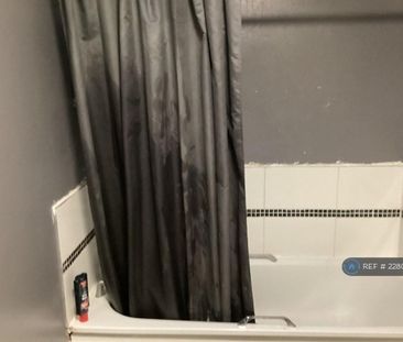 6 bedroom terraced house to rent - Photo 1