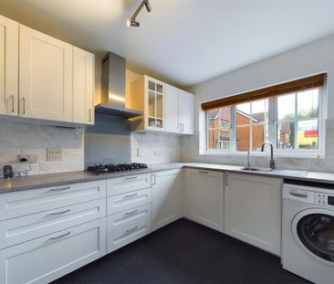 3 bedroom semi-detached house to rent - Photo 1