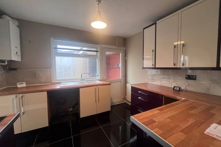 Eastfields - Photo 4