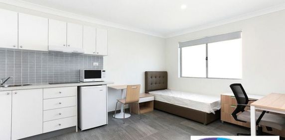 Modern self-contained studio, Fully furnished - Photo 2