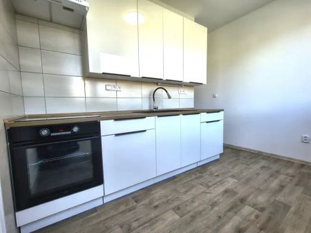 Pronájem 2+1 s balkonem, Maxima Gorkého, Místek - Fotografie 4