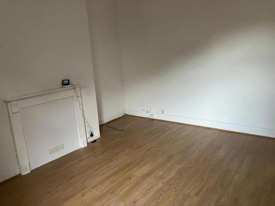 2 bedroom ground floor flat to rent - Photo 1