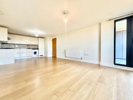 1 Bed Flat, Charter House, IG1 - Photo 3