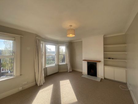 2 Bed Flat, Princes Crescent, BN2 - Photo 2