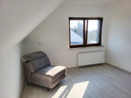 Neuwertige teilmöblierte Dachgeschosswohnung in Nentershausen mit Balkon! - Foto 2