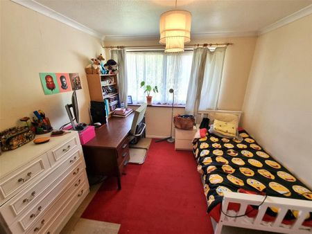 4 bedroom semi-detached house to rent - Photo 5