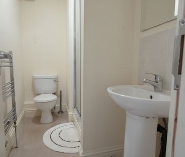 Great 4 bedroom property - Photo 5