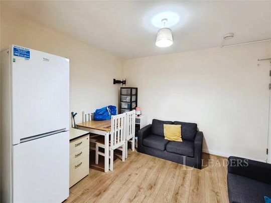 House share to rent - Photo 1