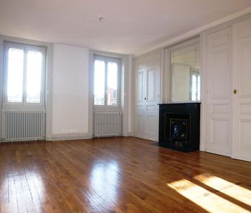 Location Appartement 4 pièces 92m² LYON 3ème - Photo 1