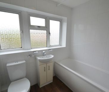 3 bedroom semi-detached house to rent - Photo 6