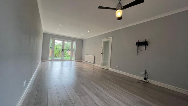 3 bedroom bungalow to rent - Photo 1