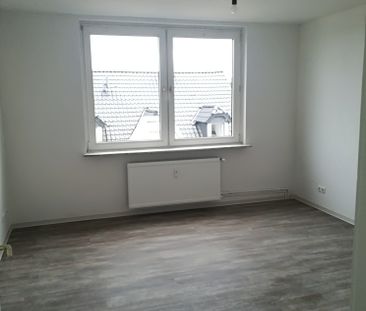 Demnächst frei! Modernisierte 2-Zimmer-Wohnung in Wuppertal Vohwinkel - Foto 1