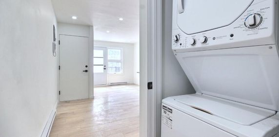 RENOVÉ - 1 CHAMBRE A COUCHER AVEC JARDIN ET WALK-IN - Photo 2