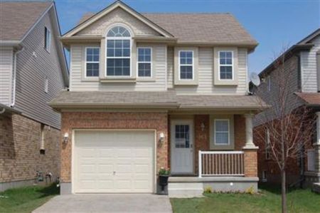 163 Lynch Cir, Guelph - Photo 3