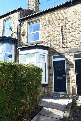 3 bedroom terraced house to rent - Photo 4